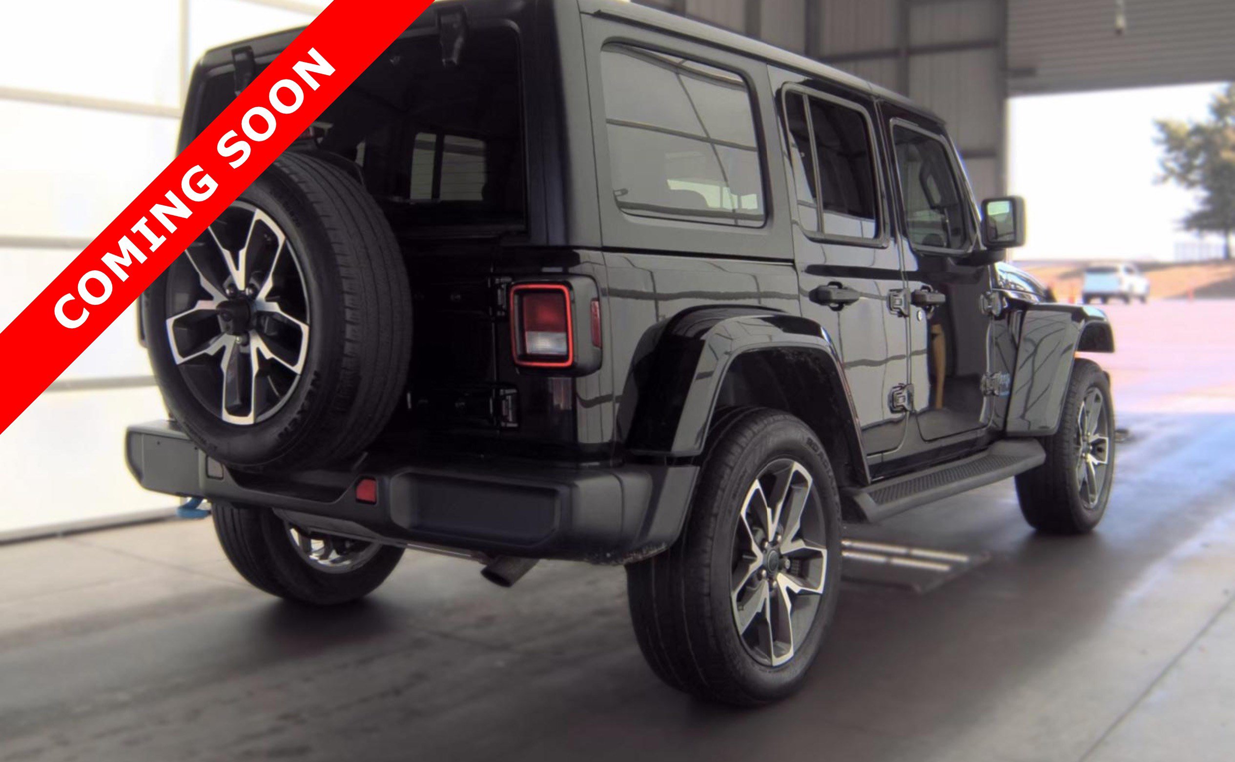 Used 2024 Jeep Wrangler Unlimited w/ Convenience Group AWD/4WD image 5