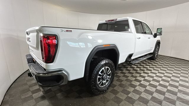 Used 2023 GMC Sierra 3500 SLT w/ SLT Premium Package AWD/4WD image 2