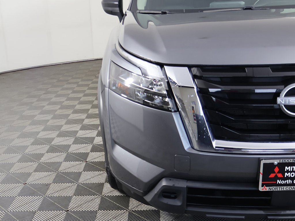 Used 2024 Nissan Pathfinder S image 12
