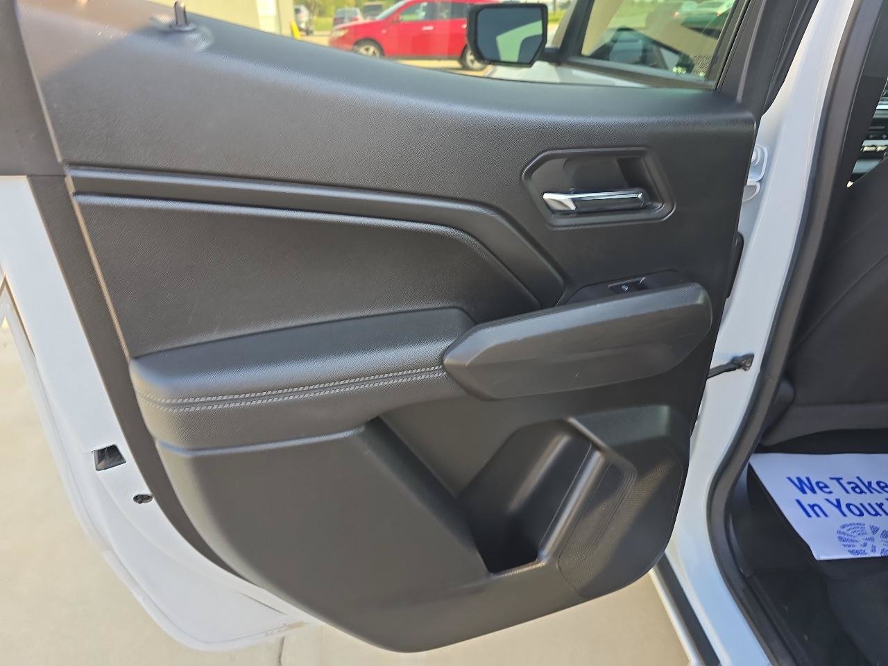 Used 2023 Chevrolet Colorado LT w/ LT Convenience Package II AWD/4WD image 14