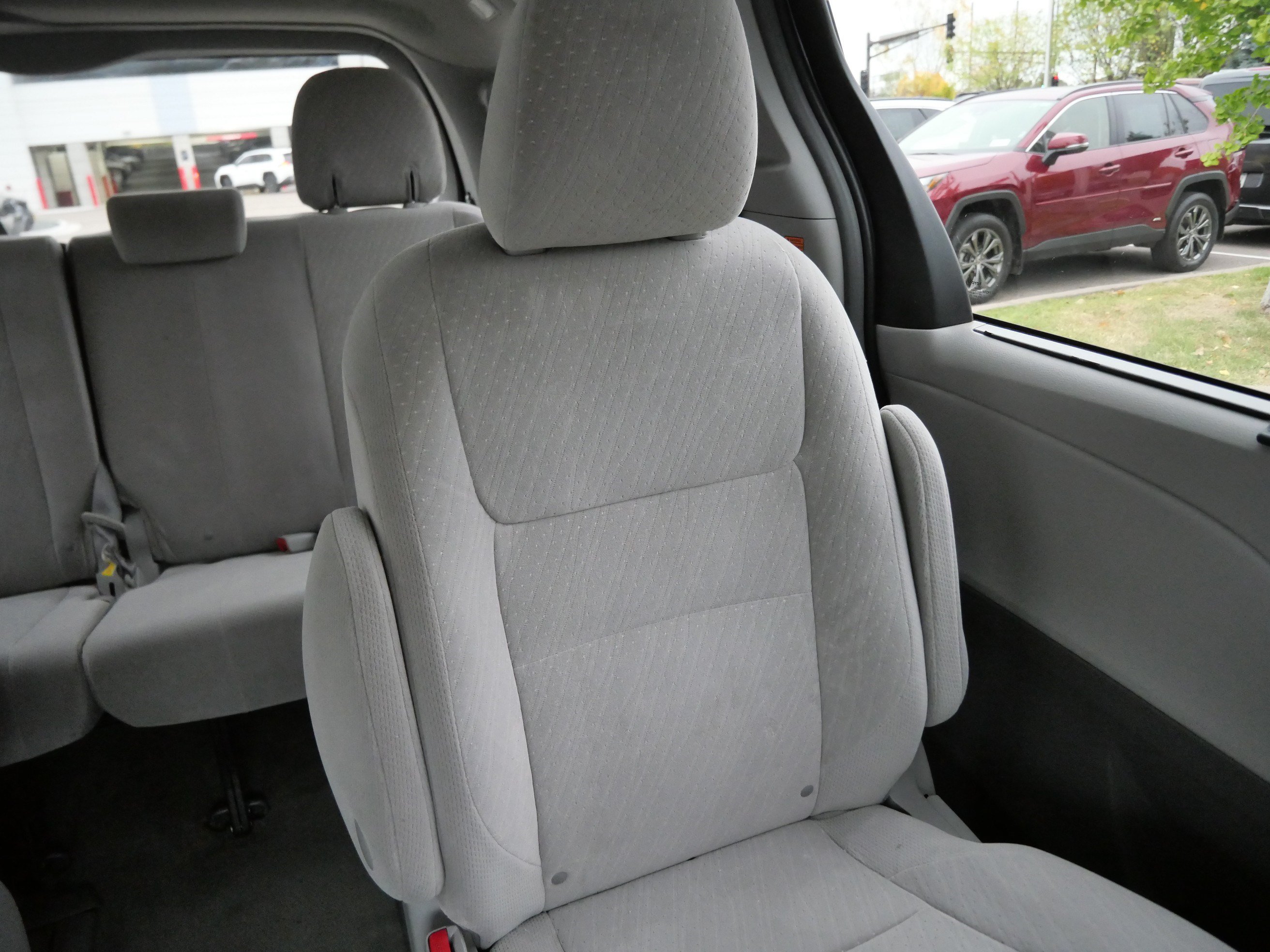 Used 2017 Toyota Sienna LE AWD/4WD image 14