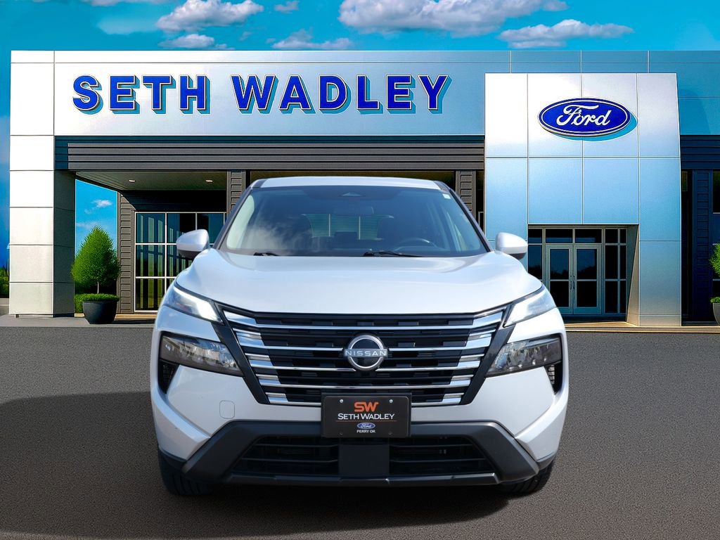 Used 2025 Nissan Rogue SV FWD image 4