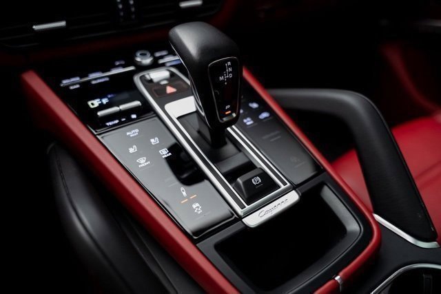 Used 2023 Porsche Cayenne Turbo image 19