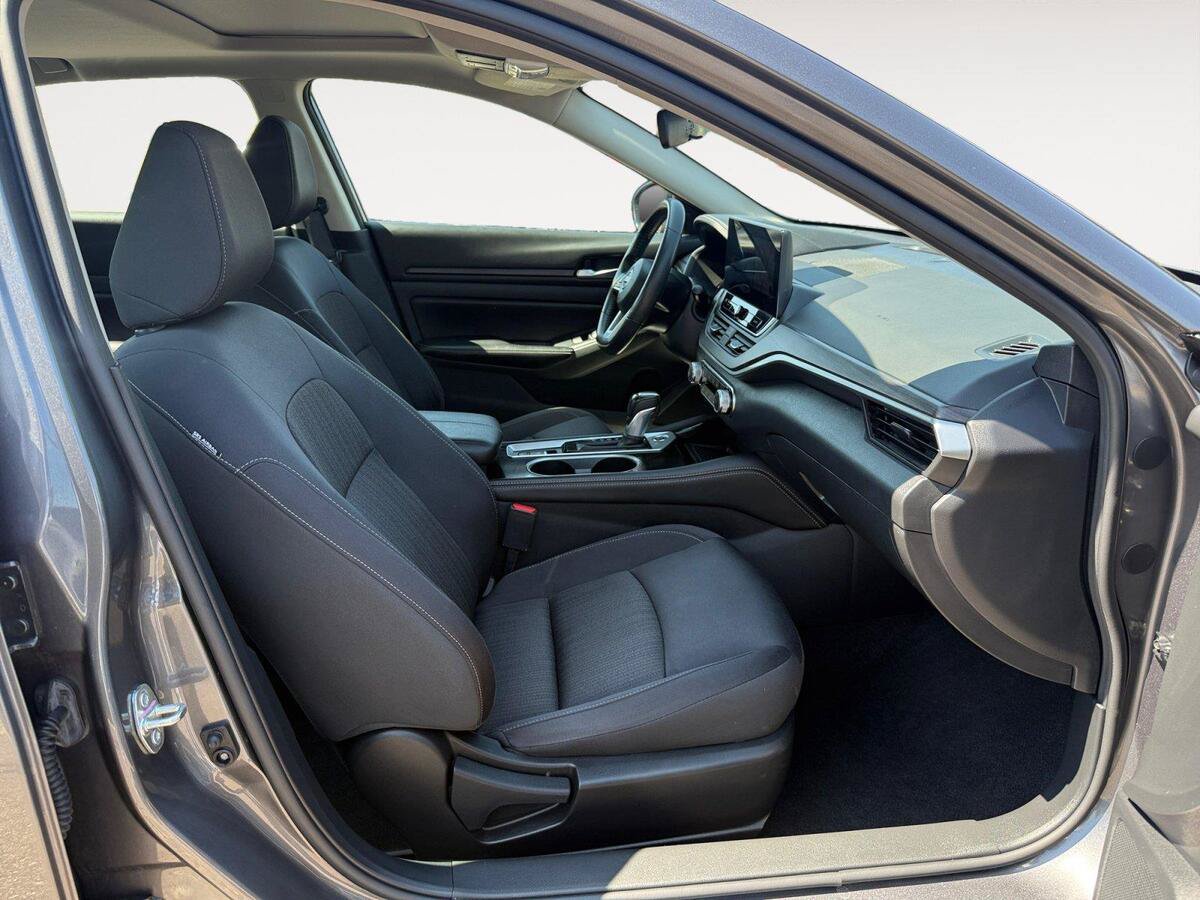 Used 2024 Nissan Altima 2.5 SV w/ SV Premium Package FWD image 15