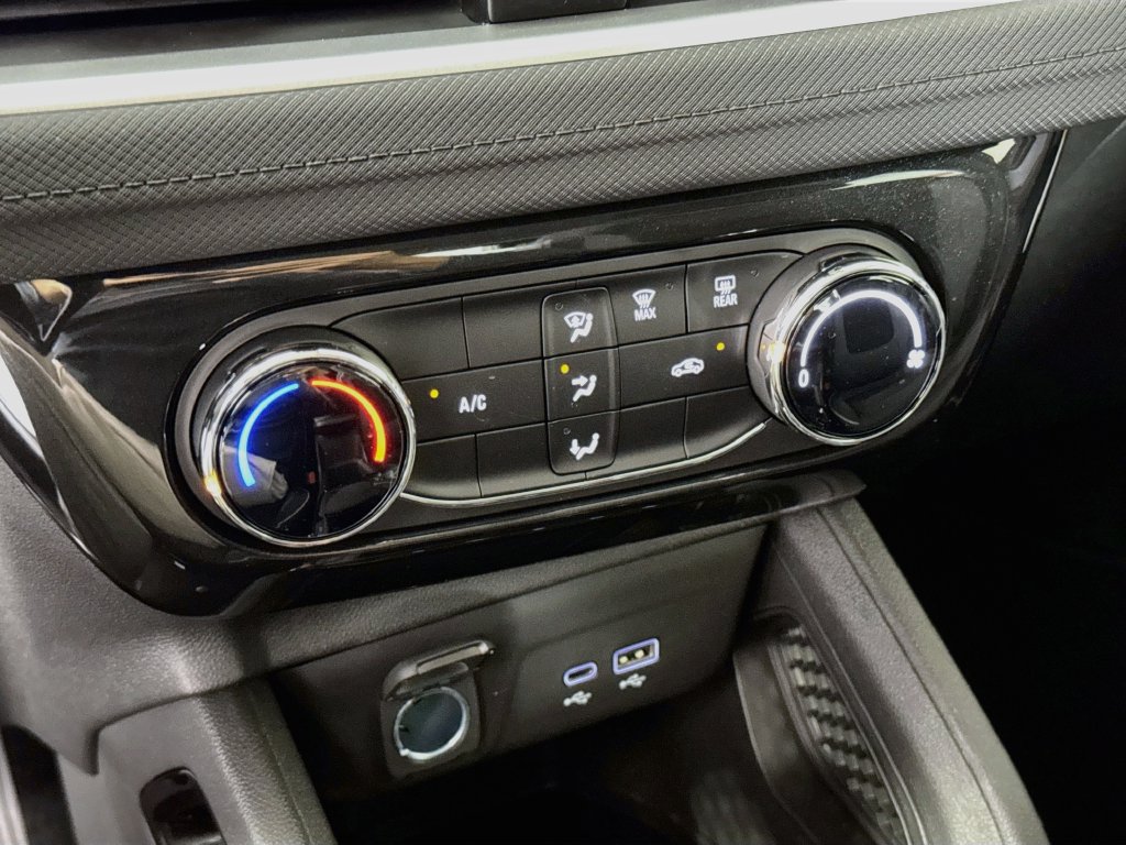 New 2026 Chevrolet TrailBlazer LT w/ Midnight Edition FWD image 17