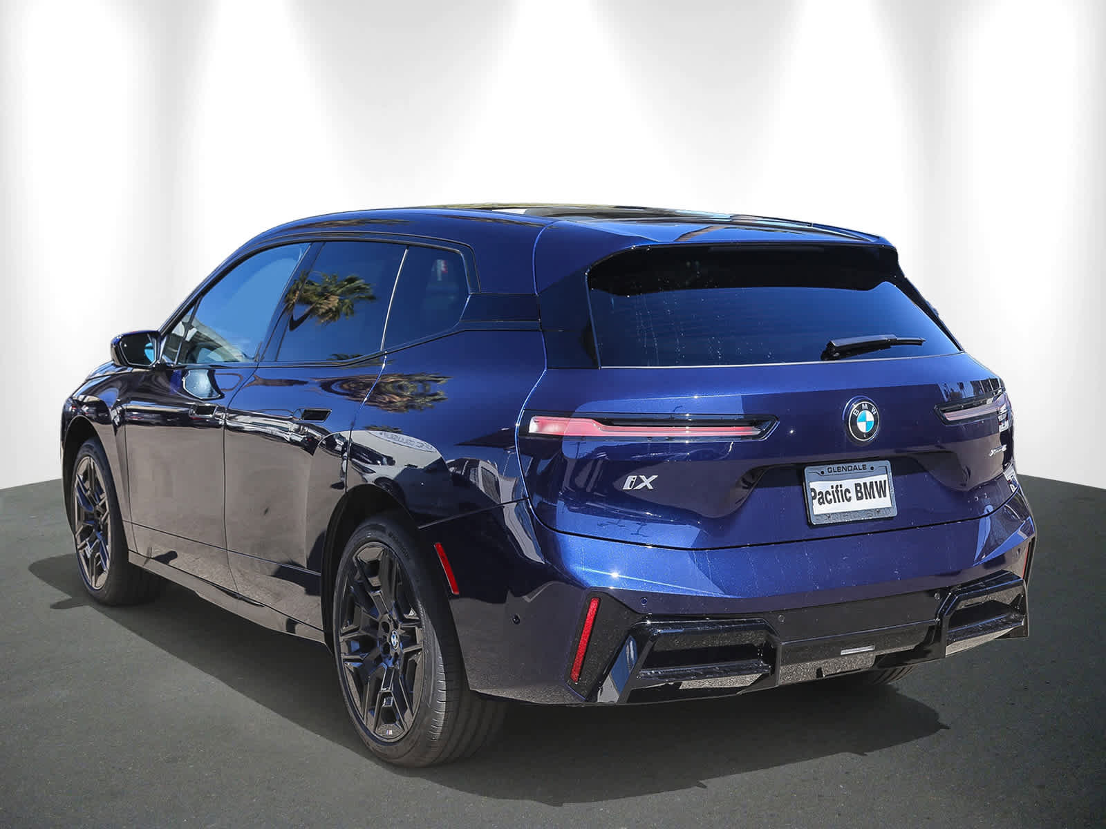 New 2026 BMW iX xDrive45 w/ M Sport Package image 4