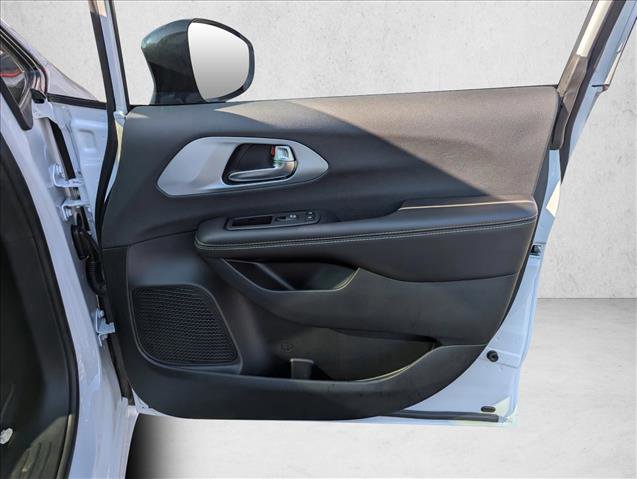 New 2026 Chrysler Pacifica Limited w/ S Appearance Package image 27