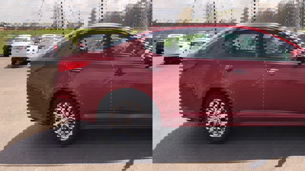 Used 2015 Kia Optima LX w/ LX Convenience Package image 9