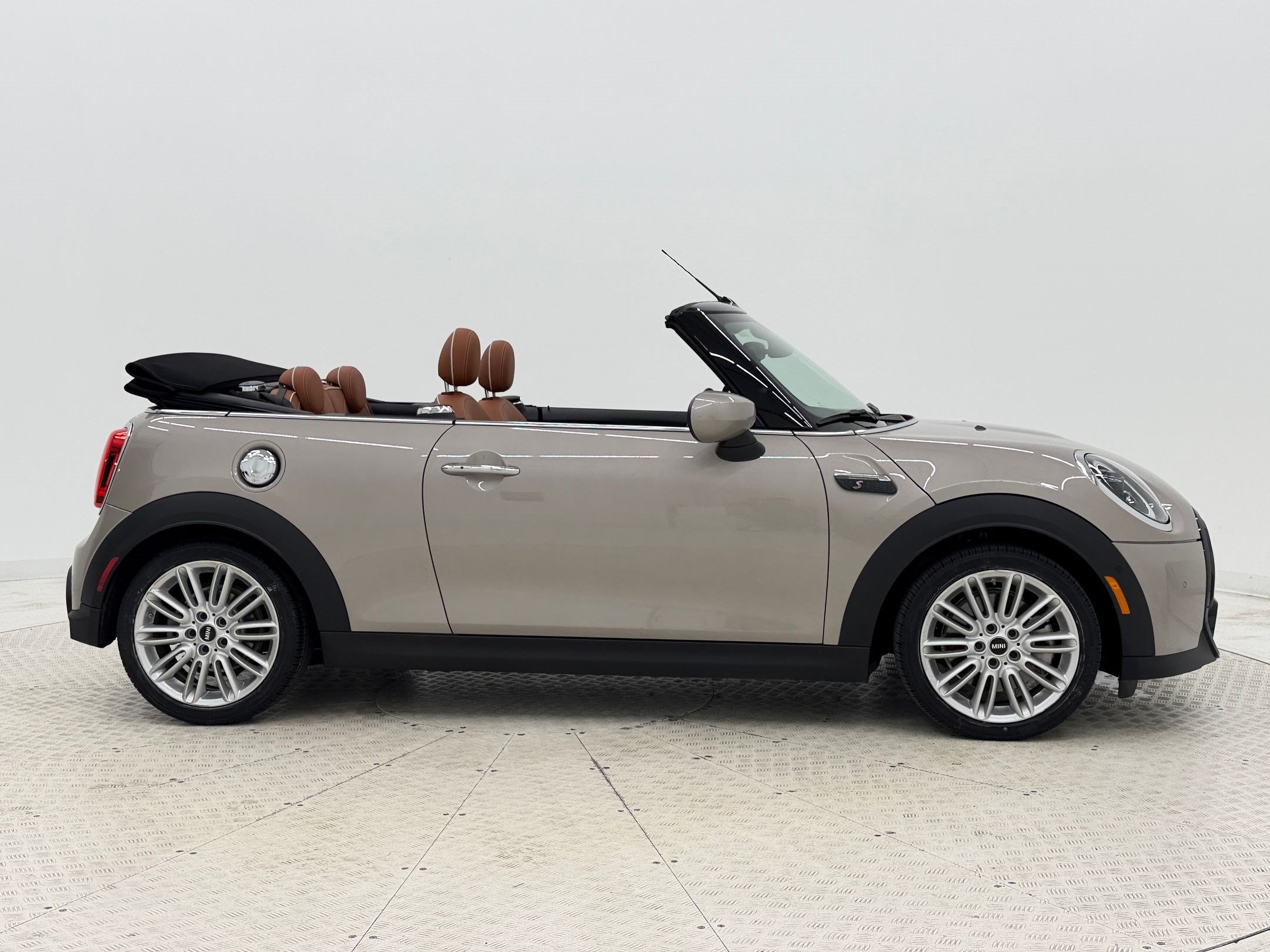 Certified 2023 MINI Cooper S FWD image 8