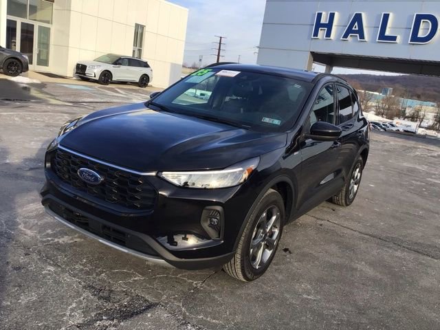 Certified 2025 Ford Escape ST-Line Select image 2