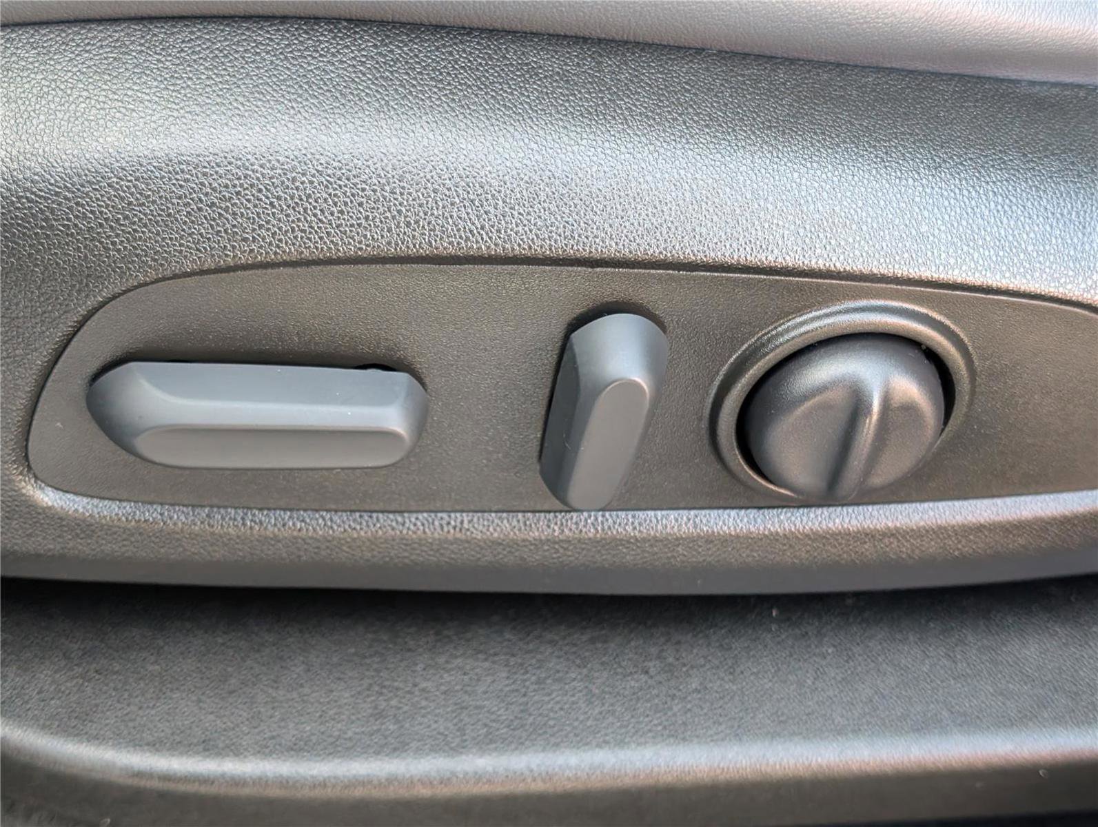 Used 2023 Buick Enclave Essence w/ Experience Buick Package image 23