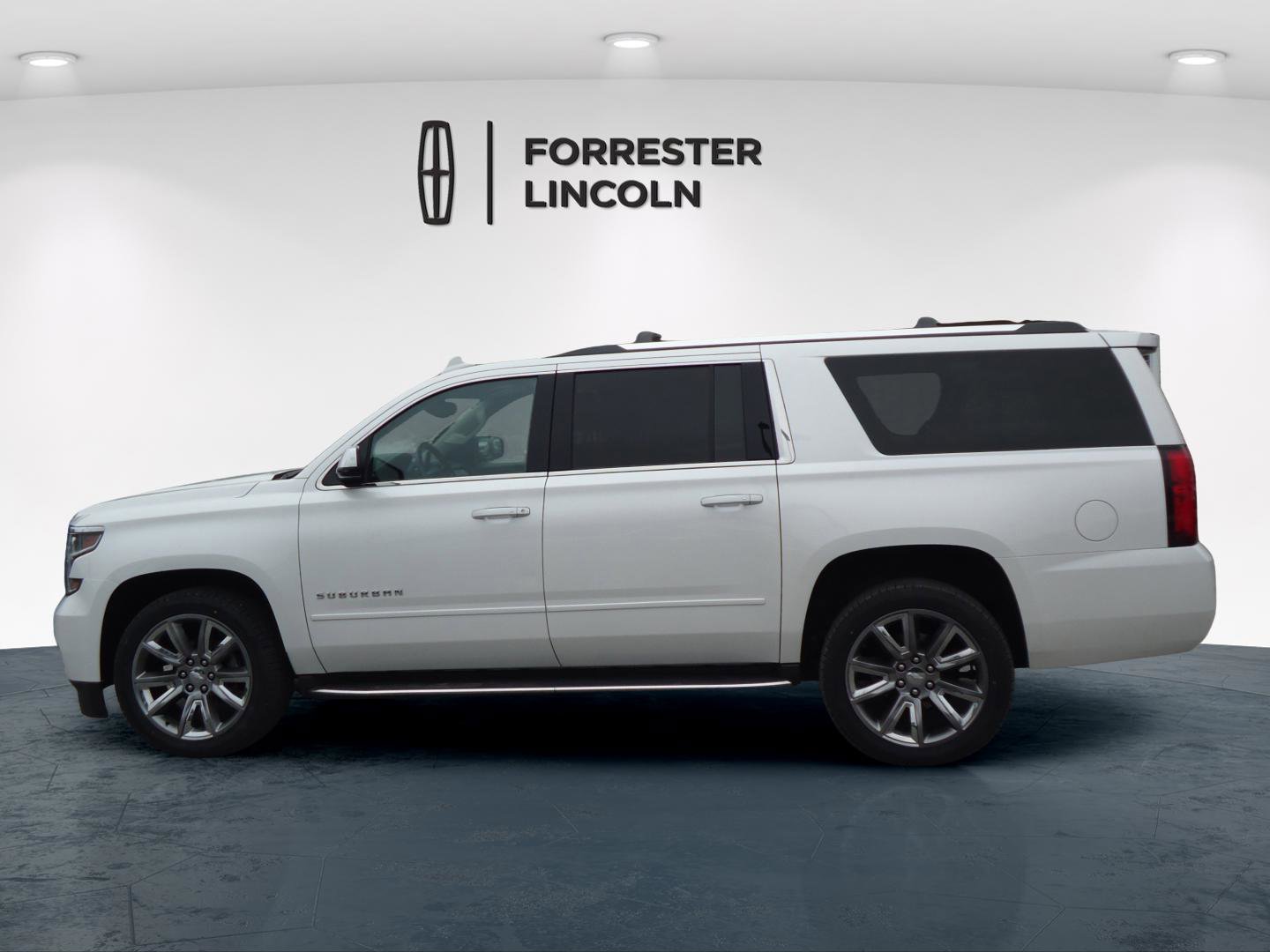 Used 2017 Chevrolet Suburban Premier image 6