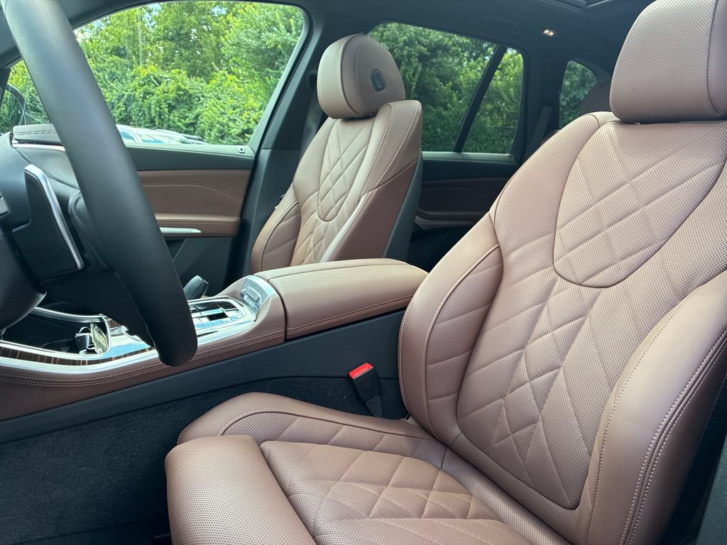 New 2026 BMW X5 xDrive40i w/ Premium Package AWD/4WD image 11