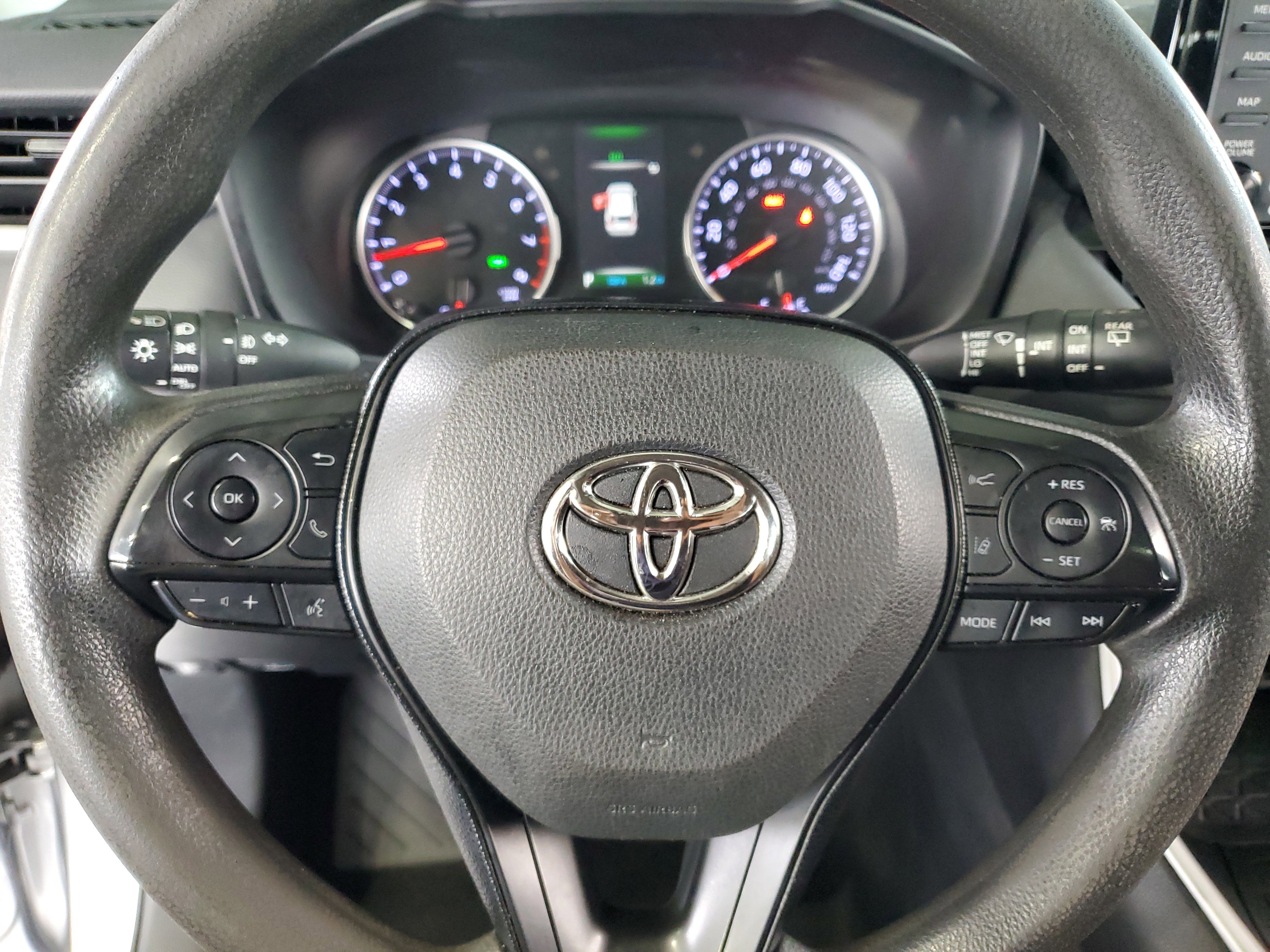 Used 2021 Toyota RAV4 XLE FWD image 22