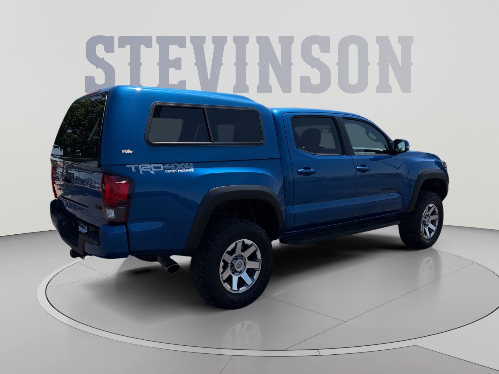 Used 2018 Toyota Tacoma TRD Off-Road w/ Technology Package AWD/4WD image 5