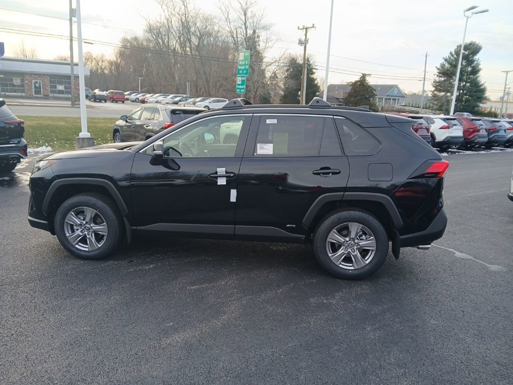 New 2025 Toyota RAV4 LE image 4
