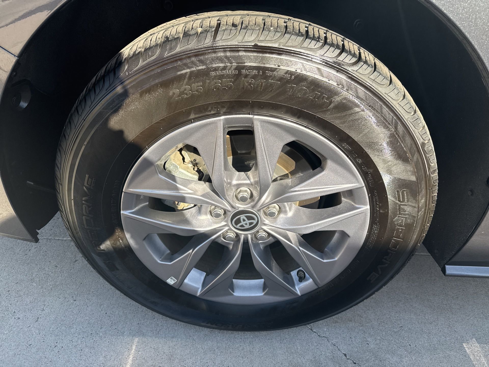 Used 2025 Toyota Sienna XLE image 13