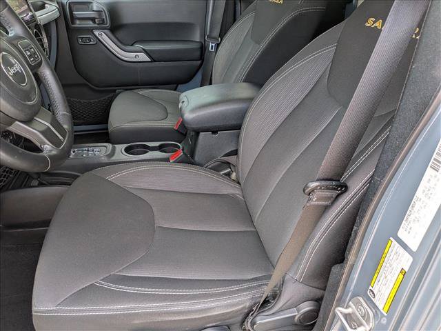 Used 2014 Jeep Wrangler Unlimited Sahara AWD/4WD image 15