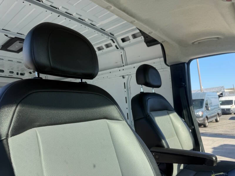 Used 2024 RAM ProMaster 2500 w/ Convenience Group FWD image 13