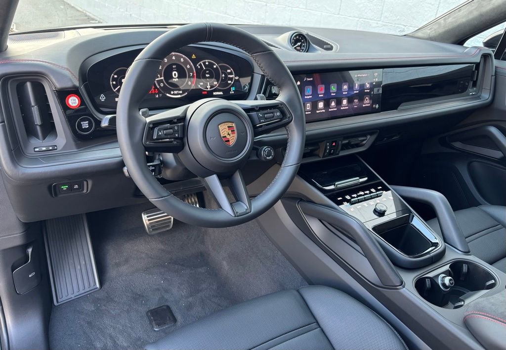 New 2026 Porsche Cayenne GTS AWD/4WD image 4