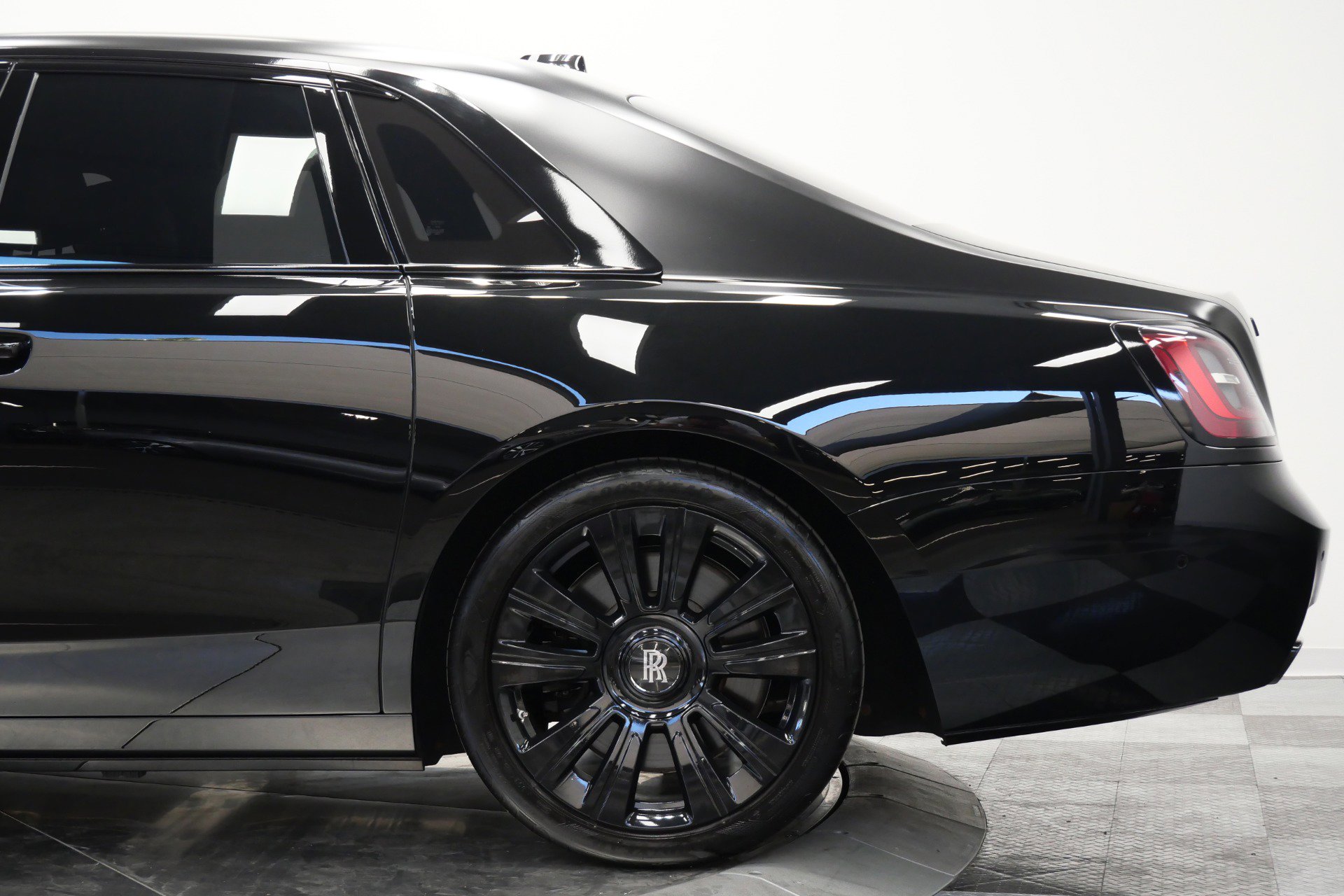 Used 2022 Rolls-Royce Ghost AWD/4WD image 47
