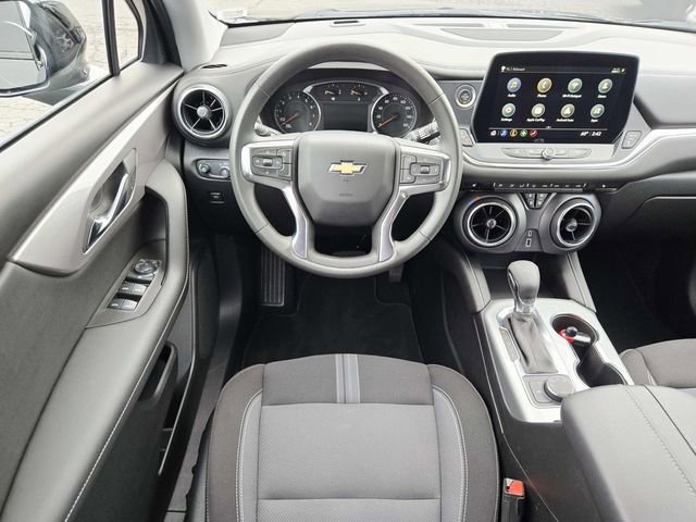 Used 2025 Chevrolet Blazer LT w/ Midnight/Sport Edition image 7
