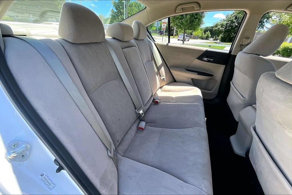 Used 2013 Honda Accord LX image 29