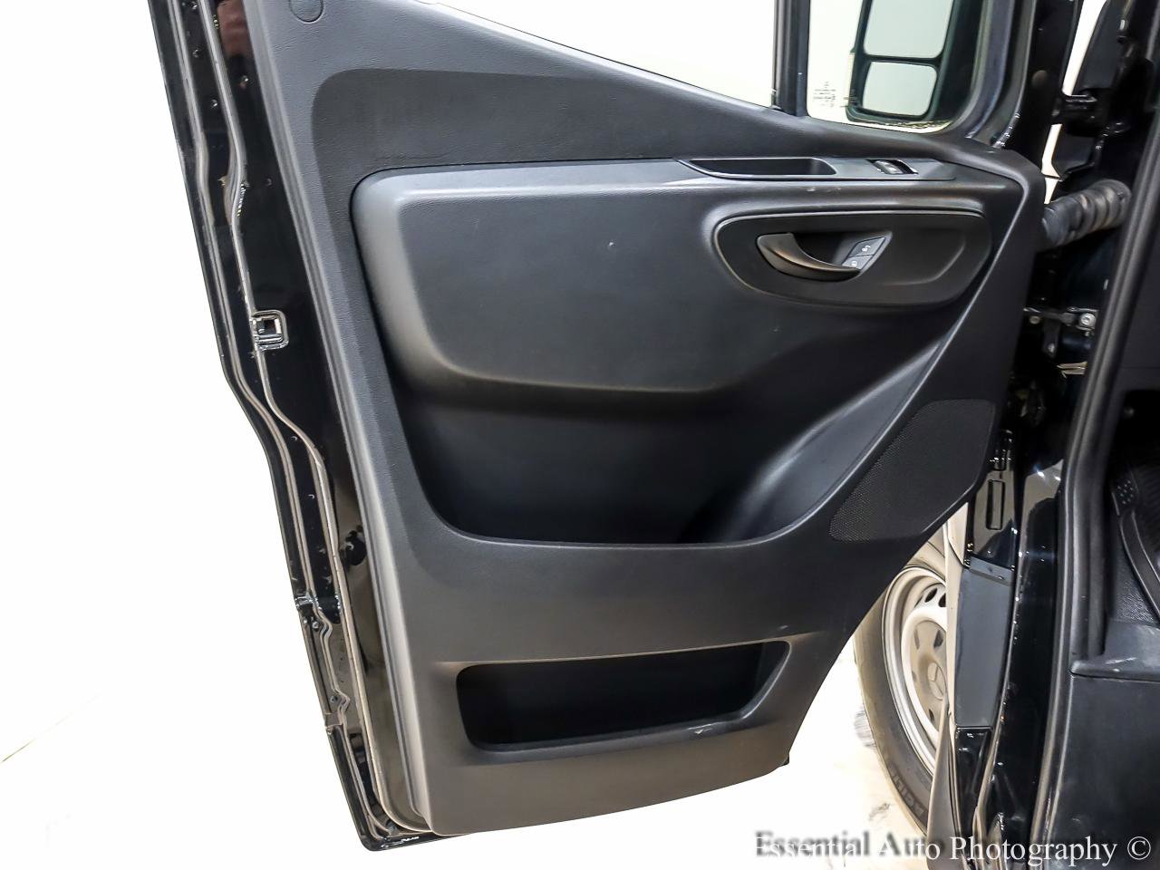 Used 2019 Mercedes-Benz Sprinter 2500 image 13