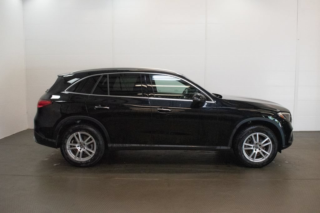 Used 2023 Mercedes-Benz GLC 300 4MATIC image 3
