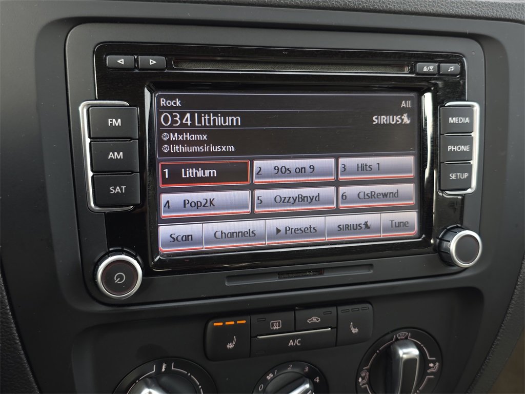 Used 2014 Volkswagen Jetta SE image 28