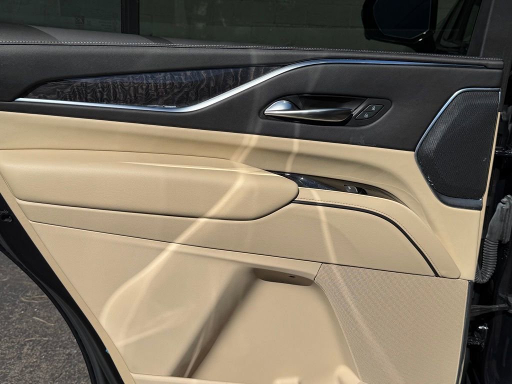 Used 2021 Cadillac Escalade Premium Luxury image 23