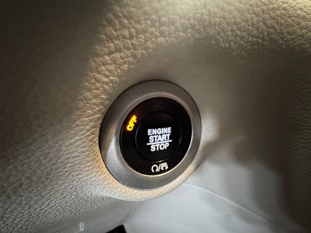 Used 2019 Chrysler Pacifica Limited FWD image 22