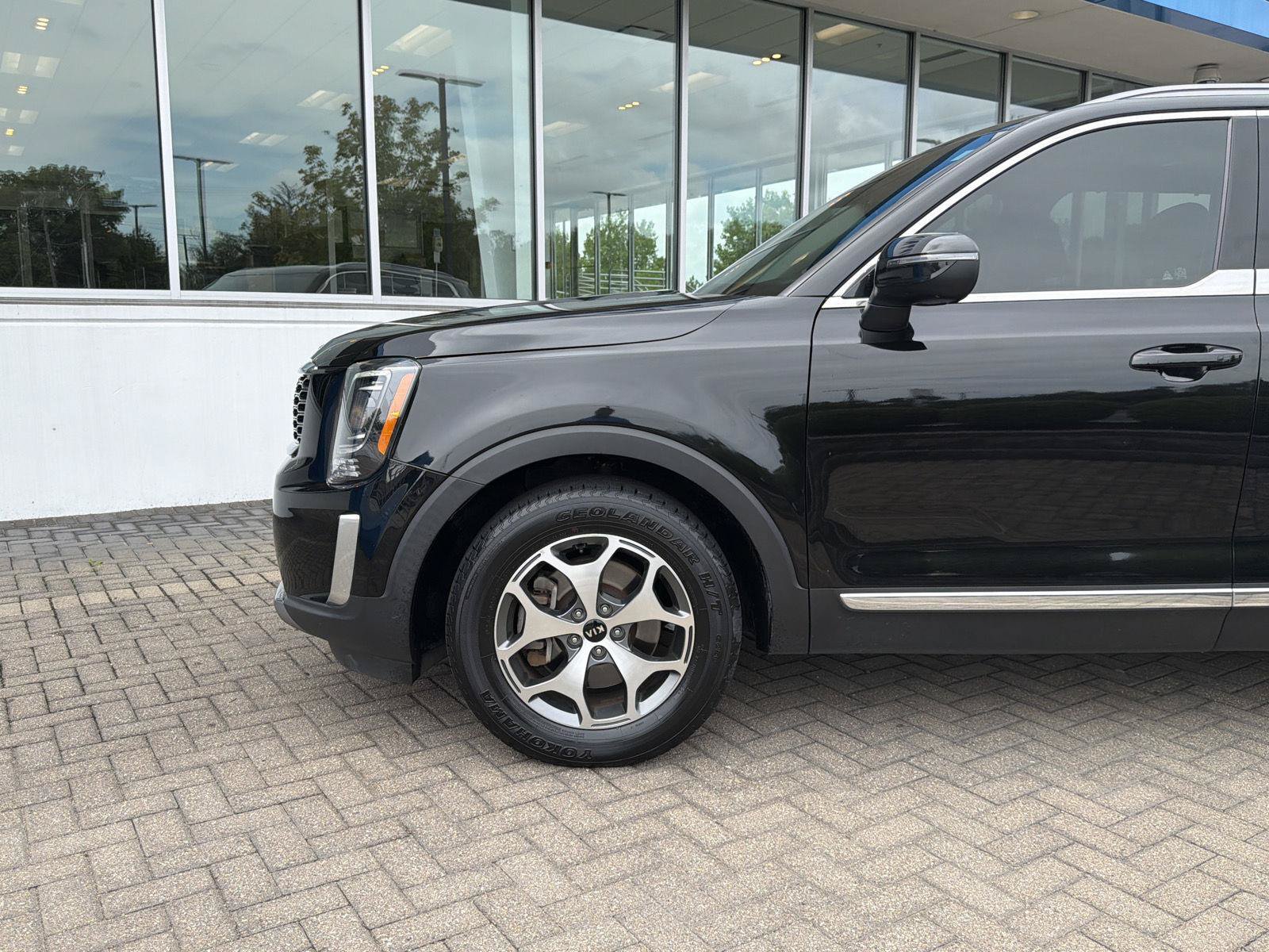 Used 2020 Kia Telluride EX w/ Towing Package AWD/4WD image 9