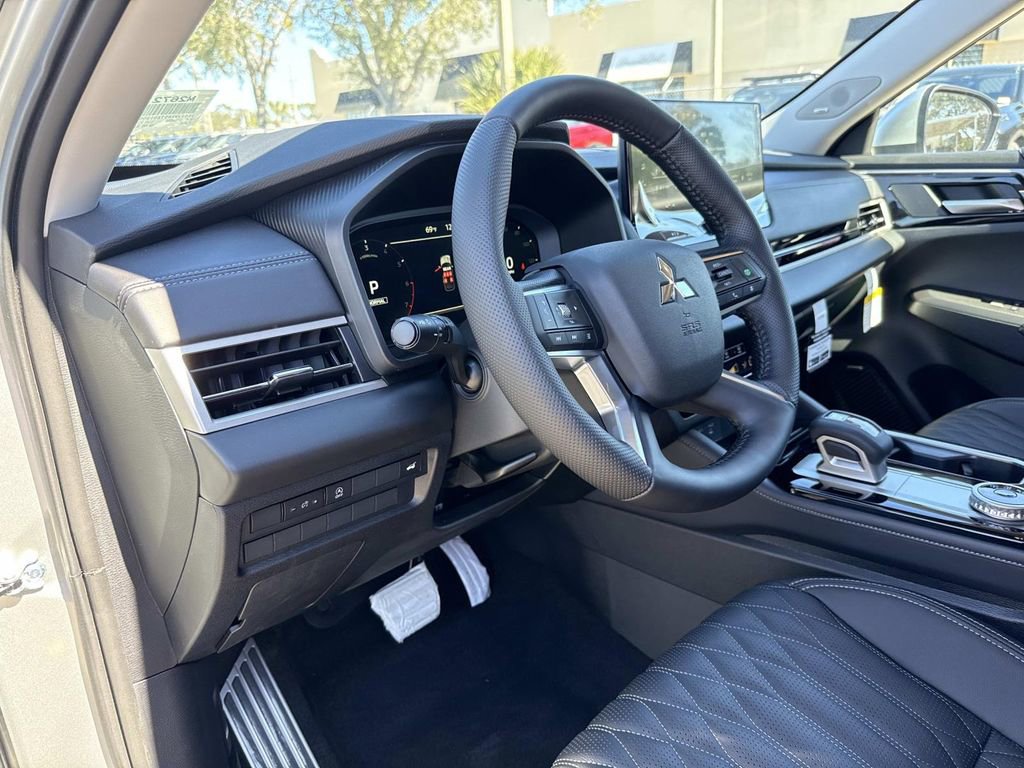 New 2026 Mitsubishi Outlander SEL image 26