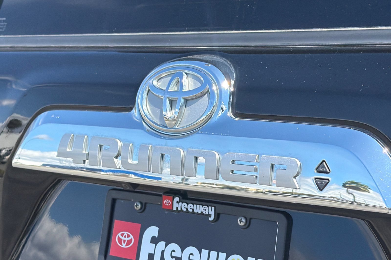 Used 2019 Toyota 4Runner Limited AWD/4WD image 40