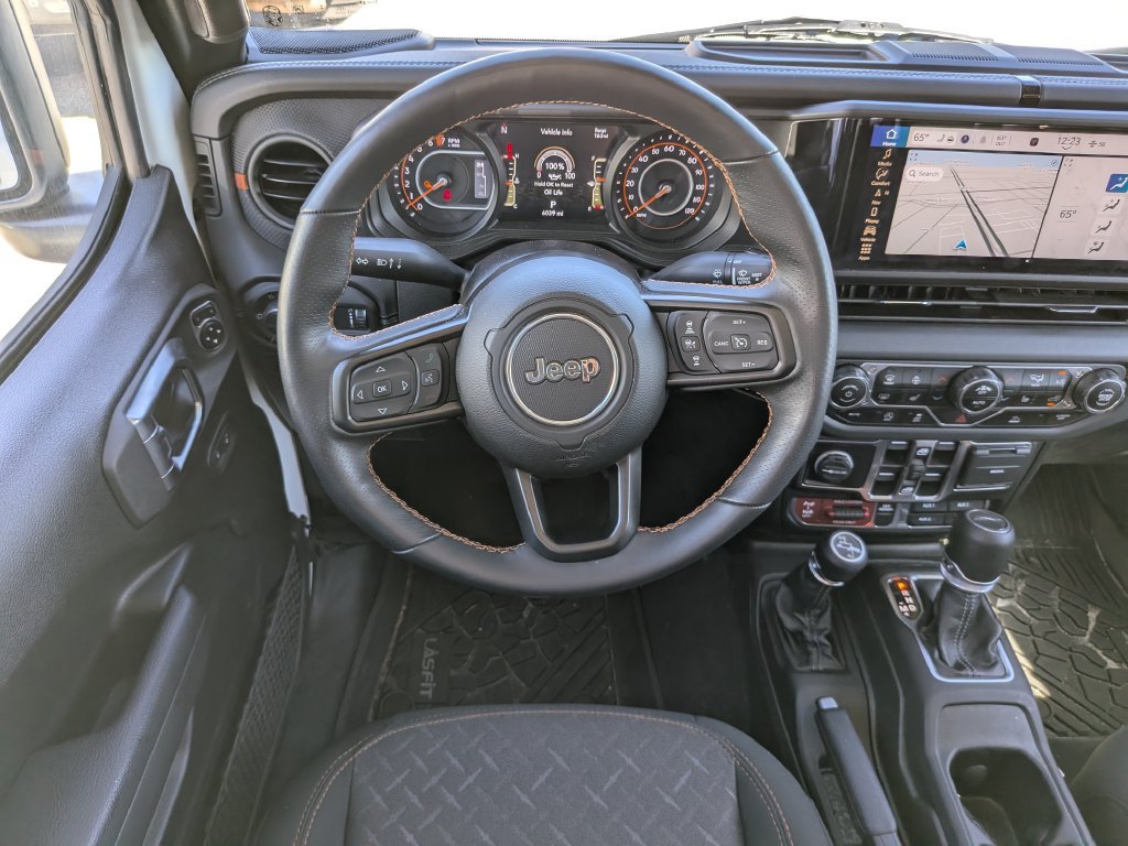 Used 2024 Jeep Gladiator Mojave w/ Technology Group AWD/4WD image 17