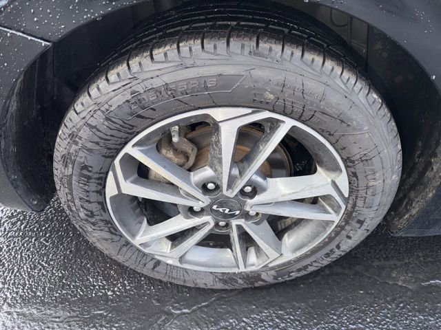 Used 2024 Kia Forte LXS image 27