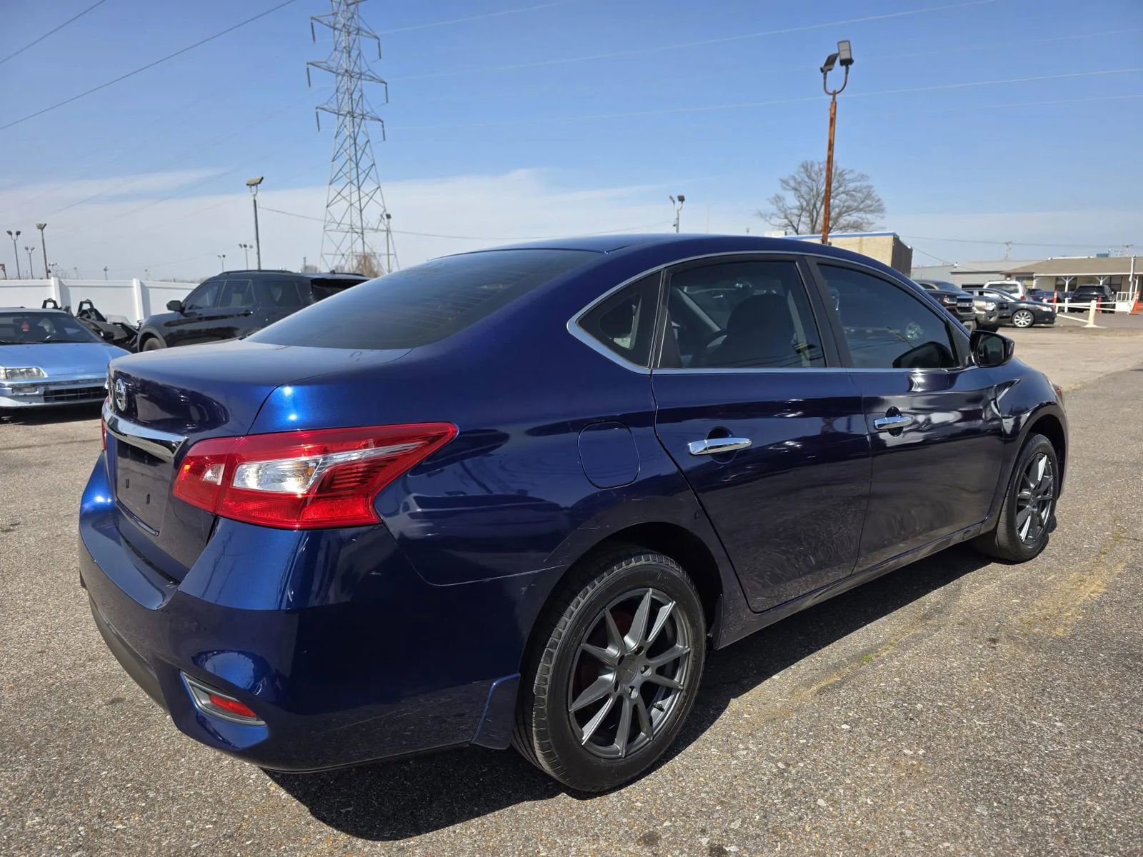 Used 2016 Nissan Sentra S image 3