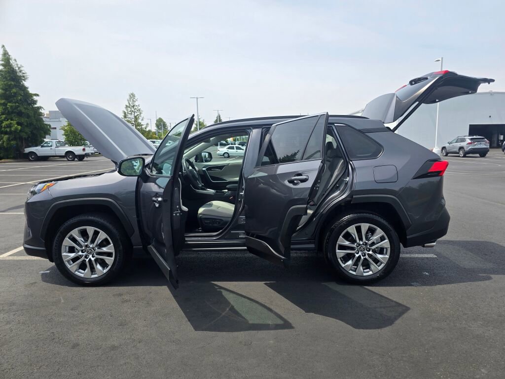 Certified 2025 Toyota RAV4 XLE Premium image 18