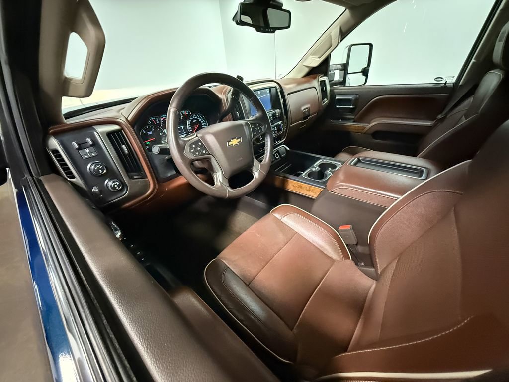 Used 2015 Chevrolet Silverado 2500 High Country w/ Duramax Plus Package image 2