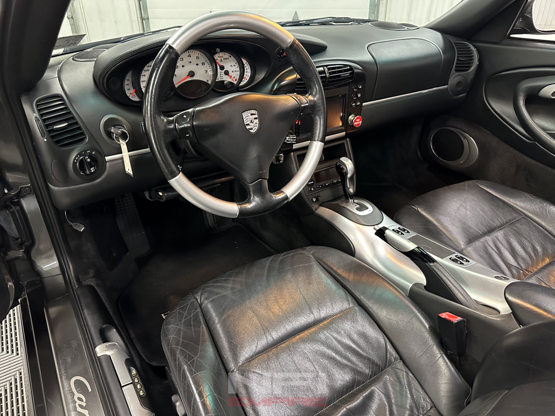 Used 2000 Porsche 911 Cabriolet image 32