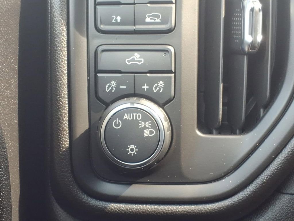 Certified 2022 Chevrolet Silverado 1500 Custom AWD/4WD image 21