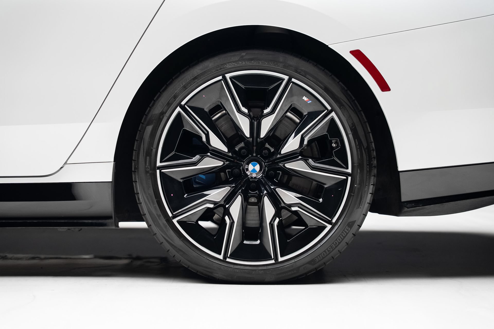 Used 2024 BMW i7 M70 AWD/4WD image 22