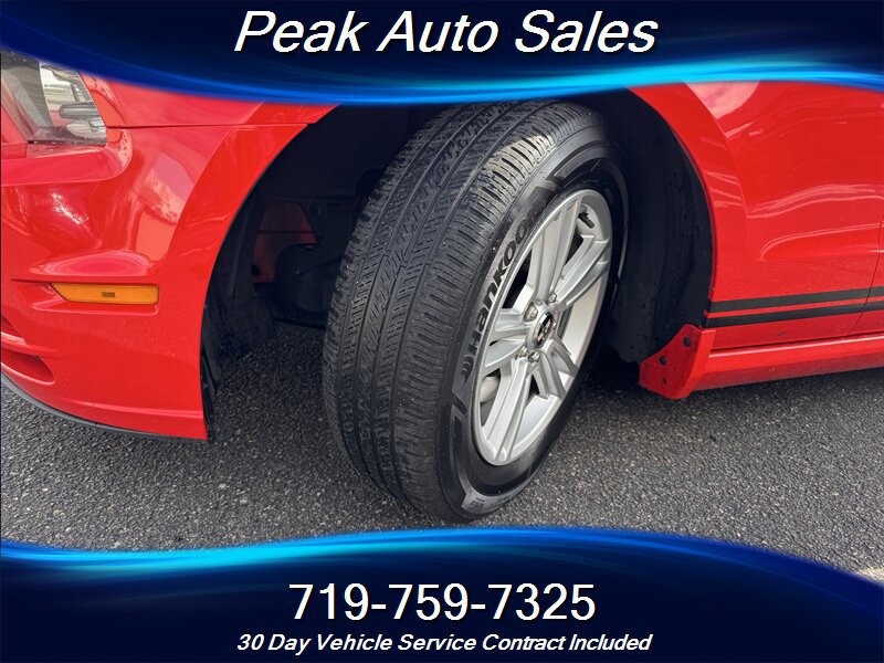Used 2014 Ford Mustang Convertible RWD image 17