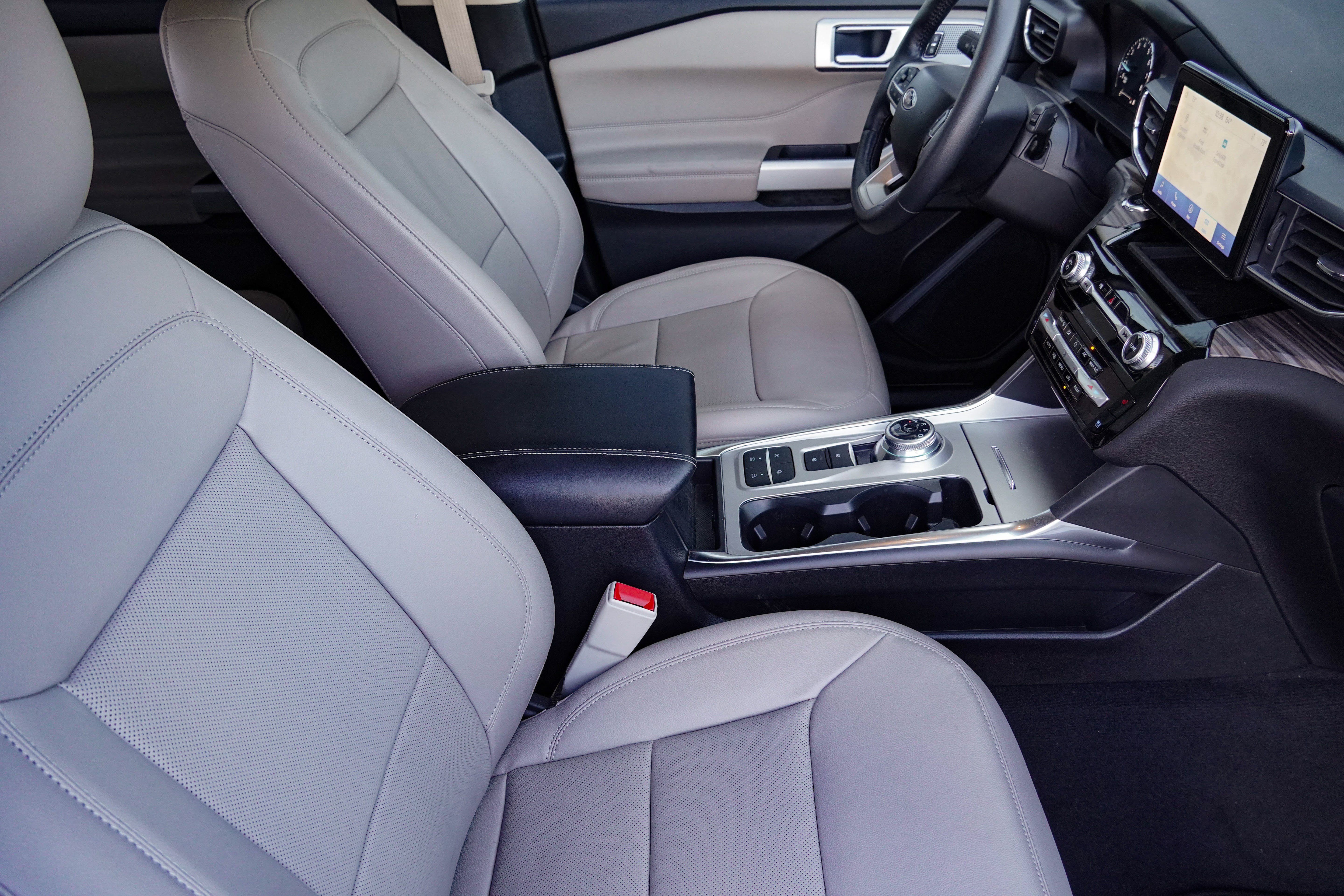 Used 2024 Ford Explorer Limited RWD image 12