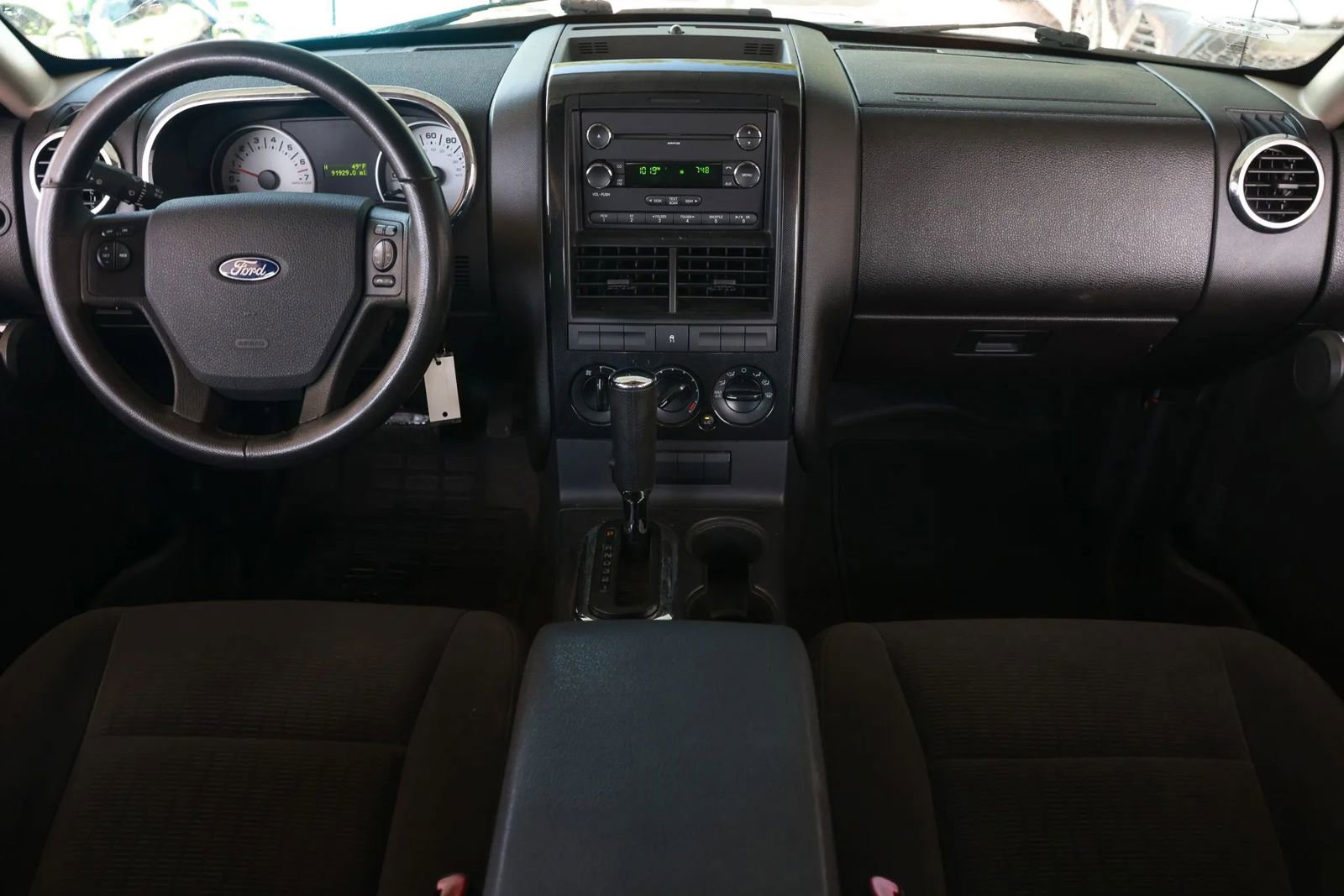 Used 2009 Ford Explorer Sport Trac XLT image 2