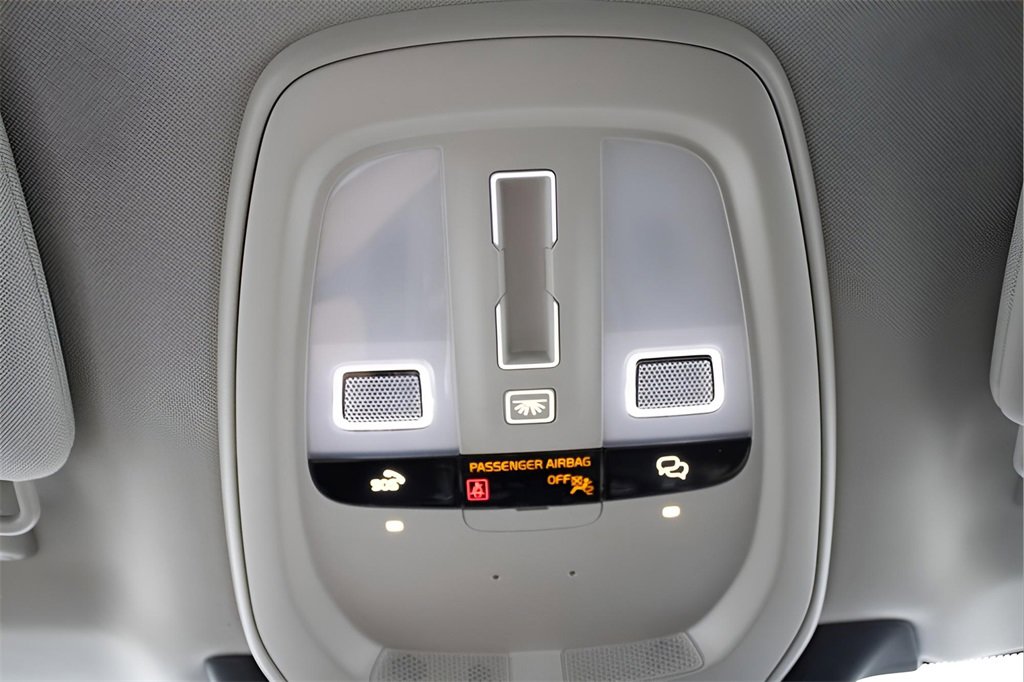 Certified 2025 Volvo XC90 T8 Plus image 28