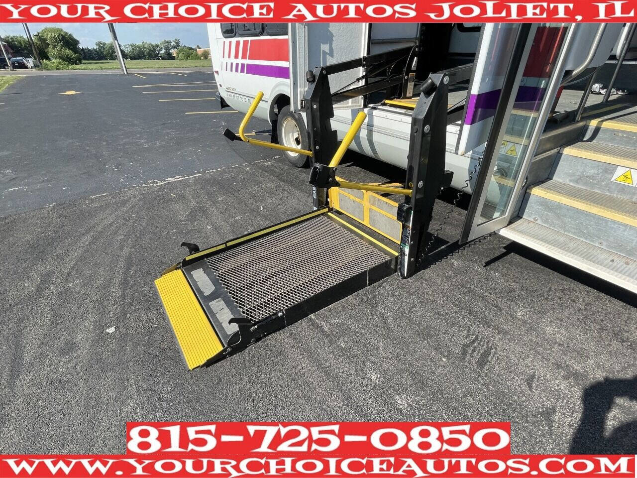 Used 2014 Chevrolet Express 4500 Extended w/ Shuttle Bus Package RWD image 2