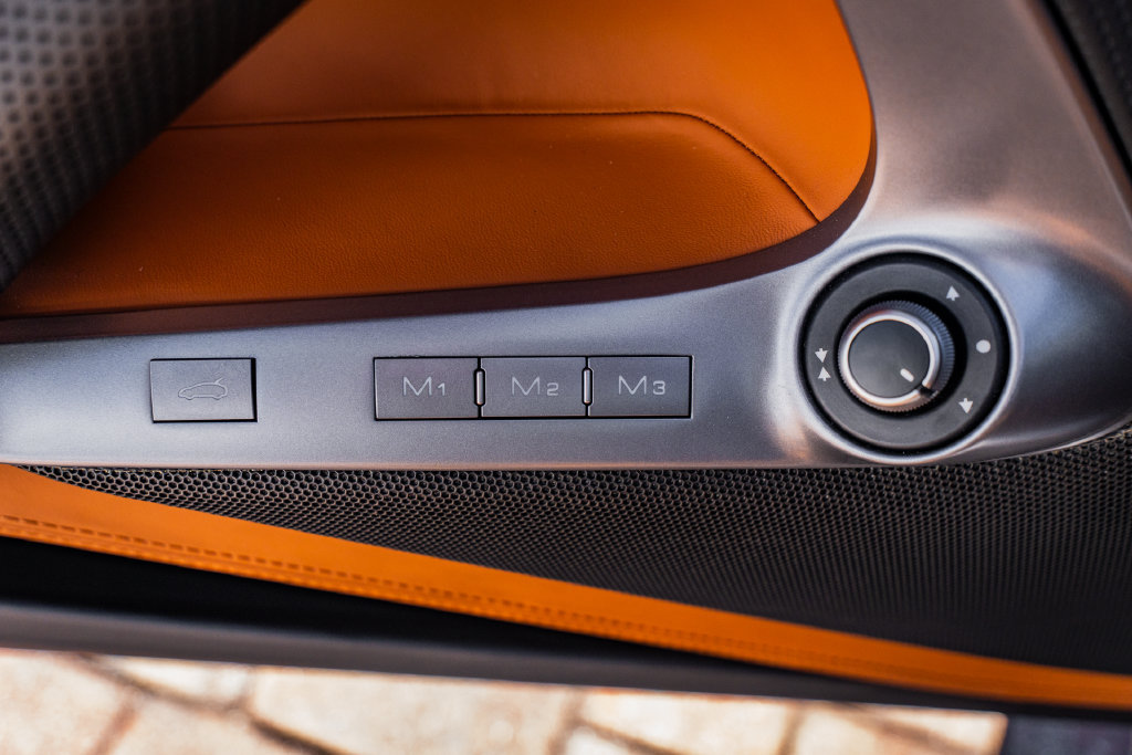 Used 2019 Ferrari 812 Superfast RWD image 17