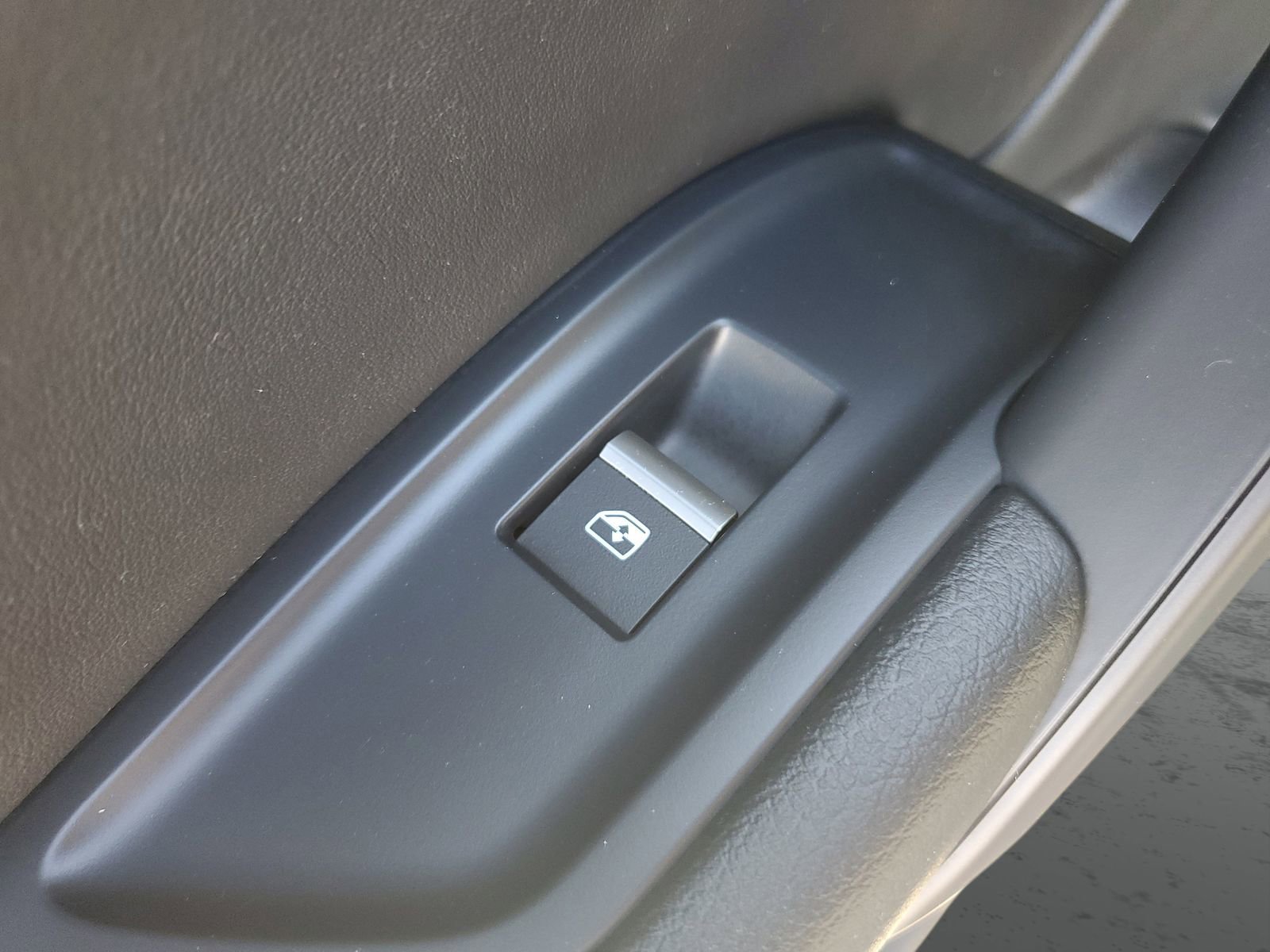 Used 2023 Audi Q5 e Premium w/ Convenience Package image 18